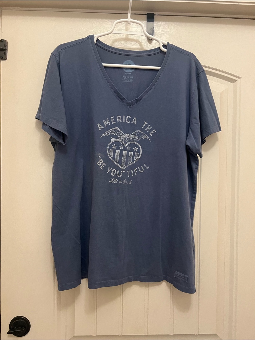 Life Is Good Slate America the beautiful V-Neck Graphic Tee